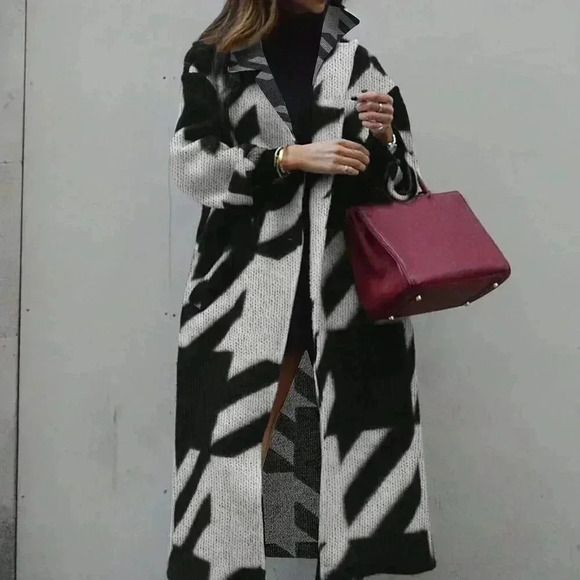 Sweaters - Black & White Casual Women's Contrast Color Long Sleeve Printed Knit Cardigan